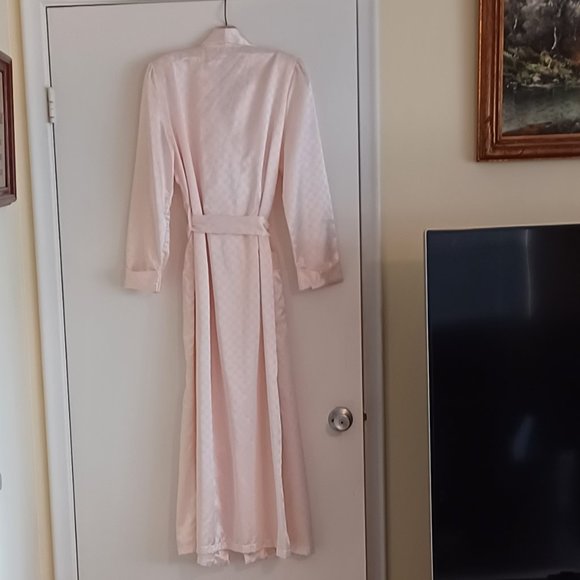 Long Robe, Size M - Picture 2 of 2